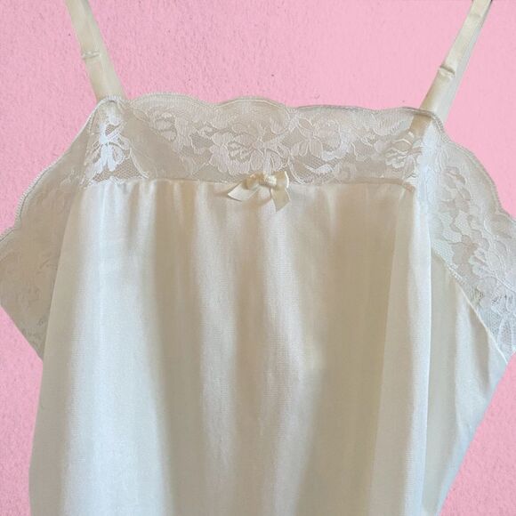 Vintage white lacy bodysuit - Picture 4 of 14